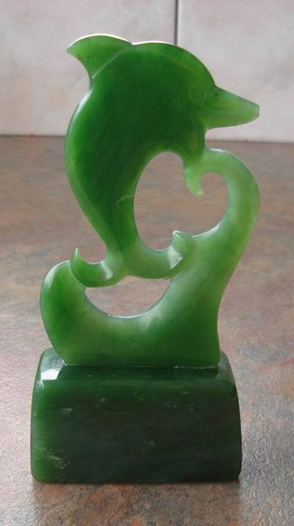 dolphin Dolphin carving New Zealand Pounamu